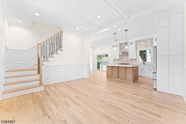 7 Swan Rd, Livingston Twp., NJ 07039