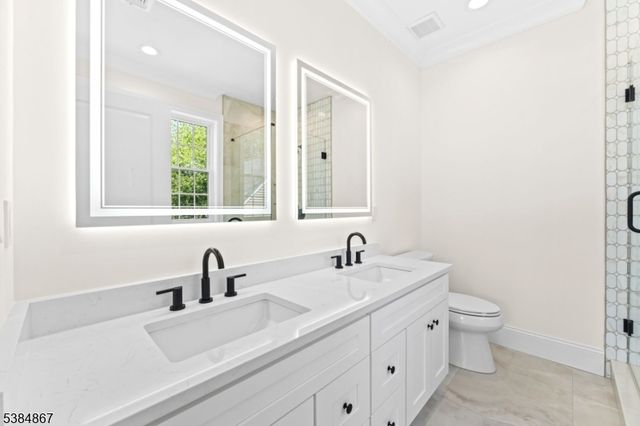 7 Swan Rd, Livingston Twp., NJ 07039