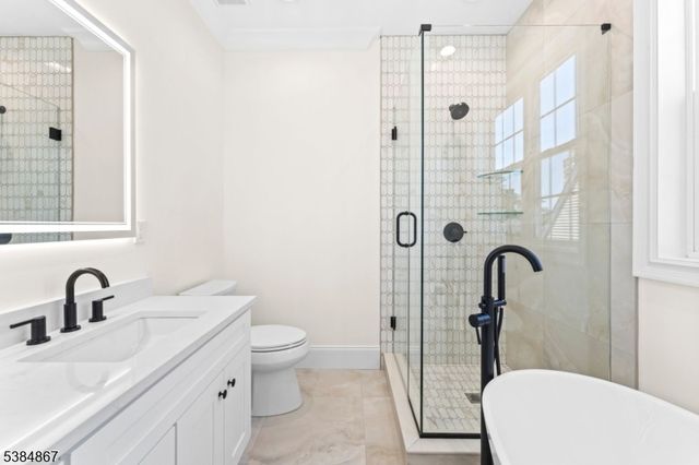 7 Swan Rd, Livingston Twp., NJ 07039