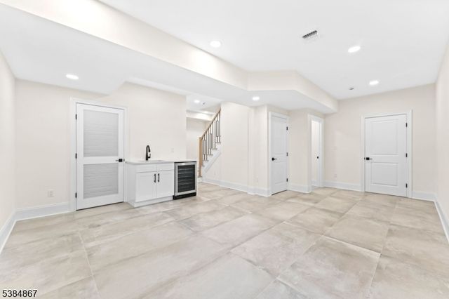 7 Swan Rd, Livingston Twp., NJ 07039