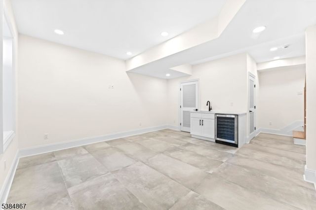 7 Swan Rd, Livingston Twp., NJ 07039