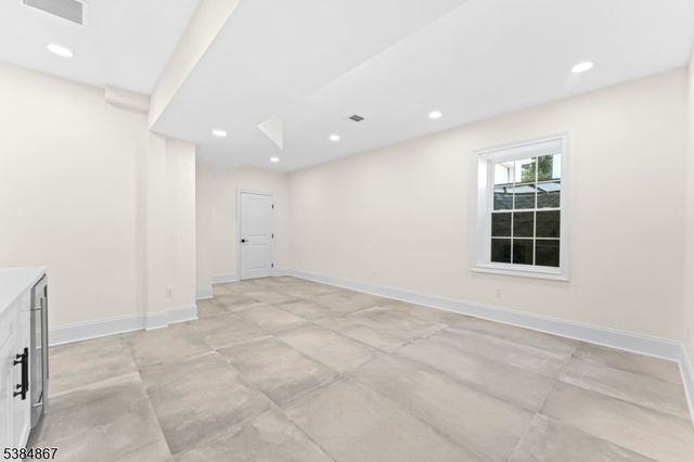 7 Swan Rd, Livingston Twp., NJ 07039