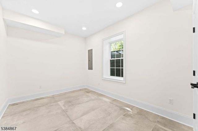 7 Swan Rd, Livingston Twp., NJ 07039