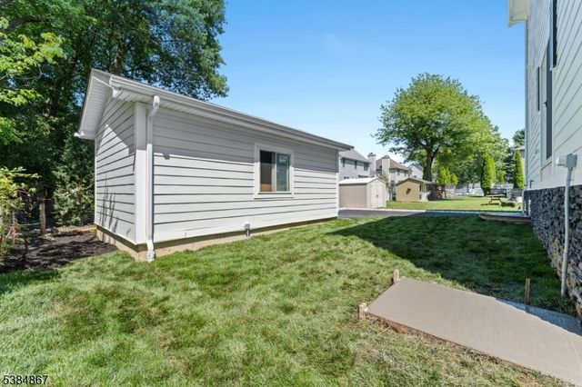 7 Swan Rd, Livingston Twp., NJ 07039