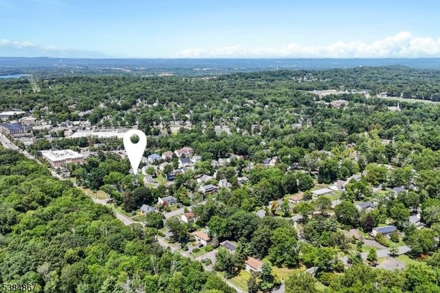 7 Swan Rd, Livingston Twp., NJ 07039