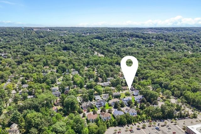 7 Swan Rd, Livingston Twp., NJ 07039