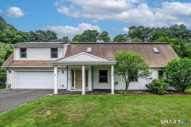6 Caye Road, Danbury, CT 06811