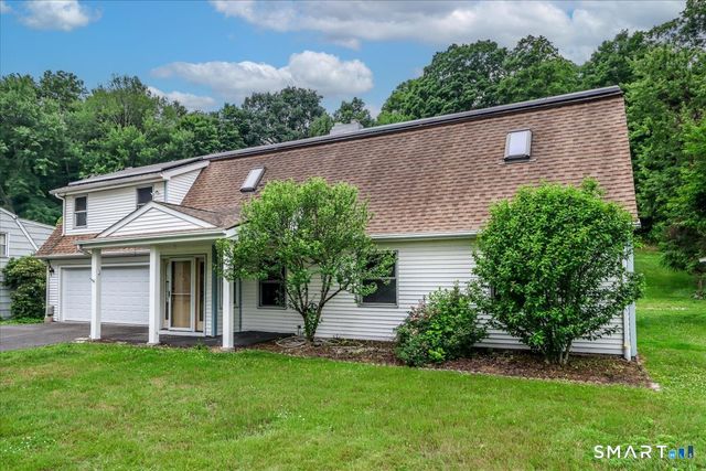 6 Caye Road, Danbury, CT 06811
