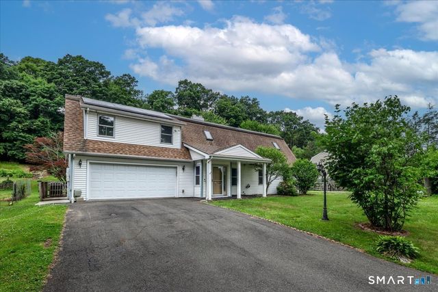 6 Caye Road, Danbury, CT 06811