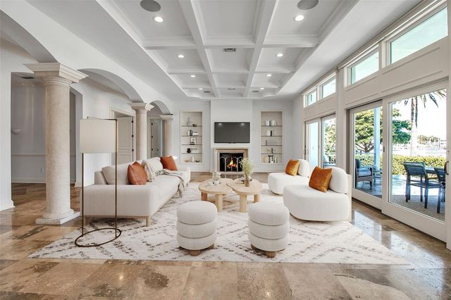 1389 TANGIER WAY, Sarasota, FL 34239