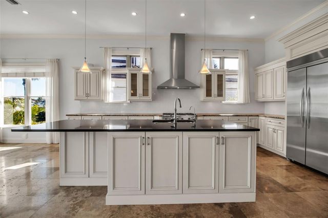 1389 TANGIER WAY, Sarasota, FL 34239