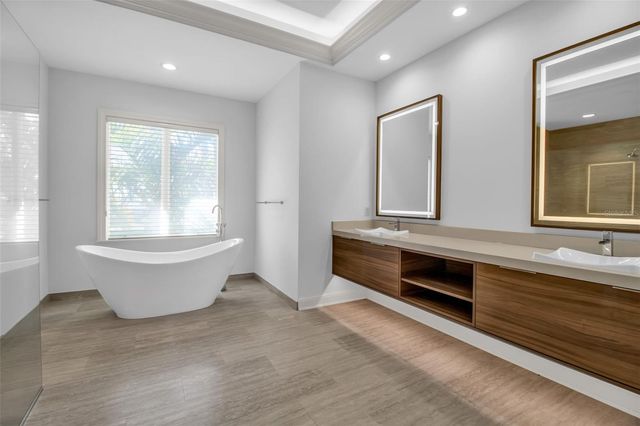 1389 TANGIER WAY, Sarasota, FL 34239