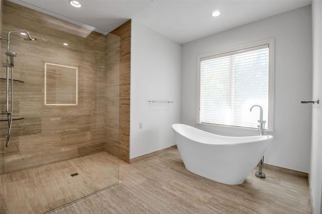 1389 TANGIER WAY, Sarasota, FL 34239