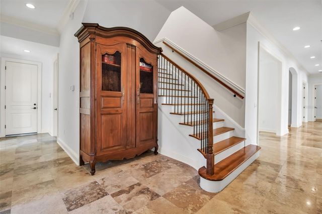 1389 TANGIER WAY, Sarasota, FL 34239