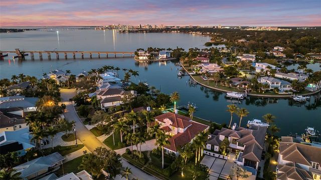 1389 TANGIER WAY, Sarasota, FL 34239