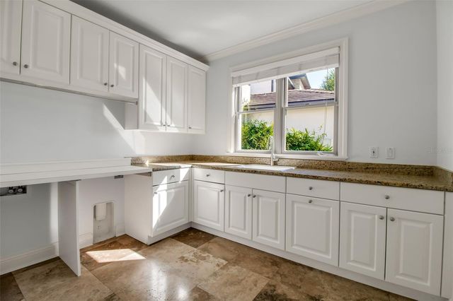 1389 TANGIER WAY, Sarasota, FL 34239