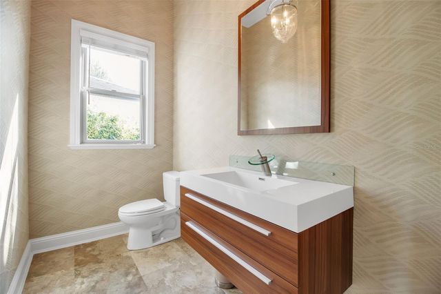 1389 TANGIER WAY, Sarasota, FL 34239