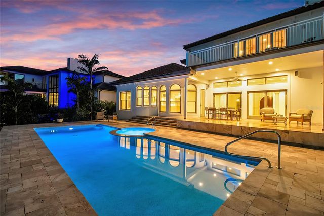 1389 TANGIER WAY, Sarasota, FL 34239