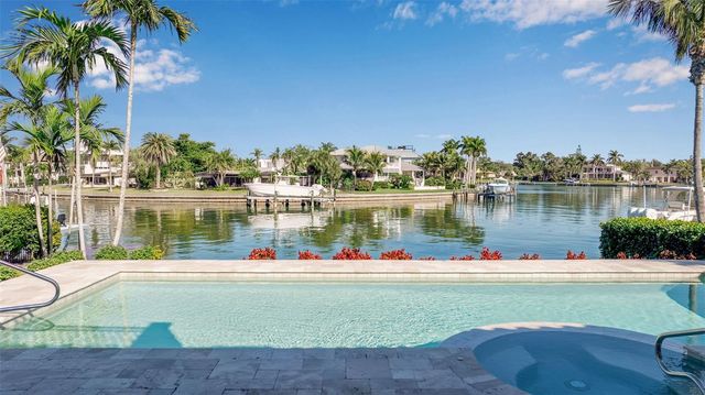 1389 TANGIER WAY, Sarasota, FL 34239