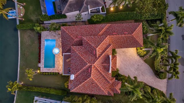 1389 TANGIER WAY, Sarasota, FL 34239