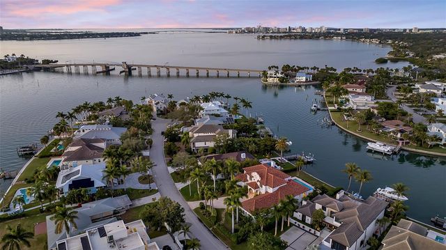 1389 TANGIER WAY, Sarasota, FL 34239