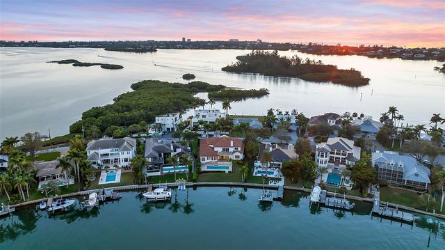 1389 TANGIER WAY, Sarasota, FL 34239