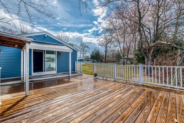 28 Lakeview, Wareham, MA 02538