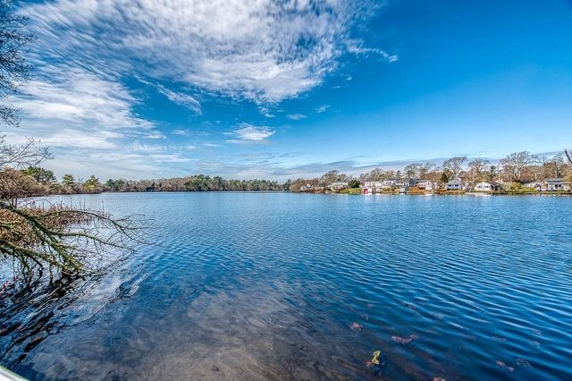 28 Lakeview, Wareham, MA 02538