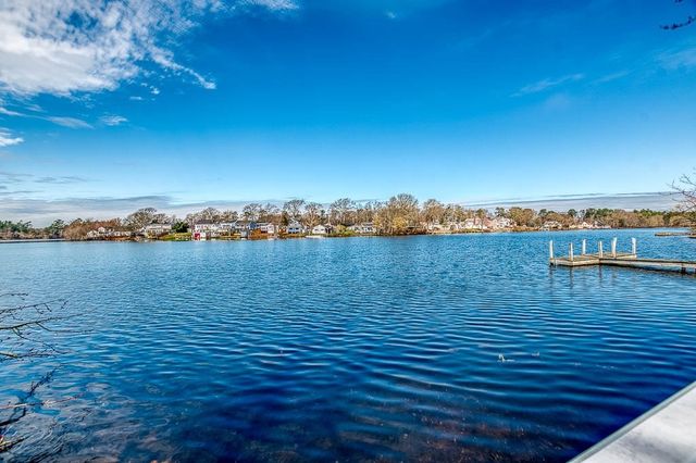 28 Lakeview, Wareham, MA 02538