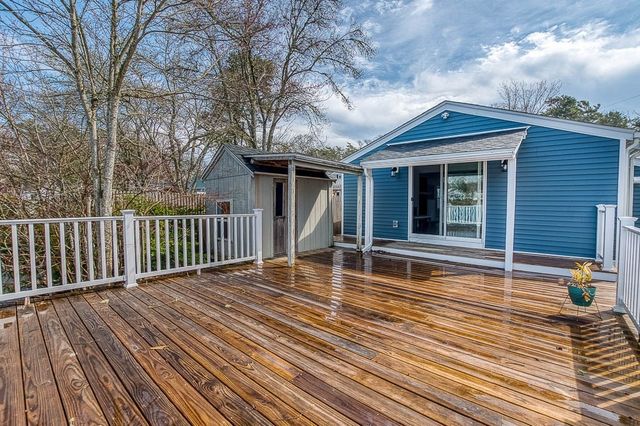 28 Lakeview, Wareham, MA 02538