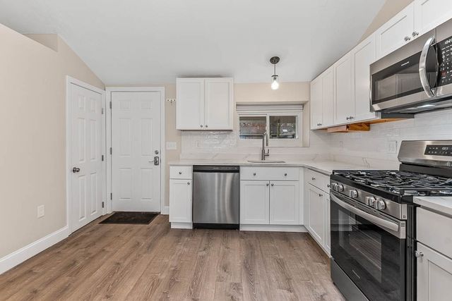 28 Lakeview, Wareham, MA 02538