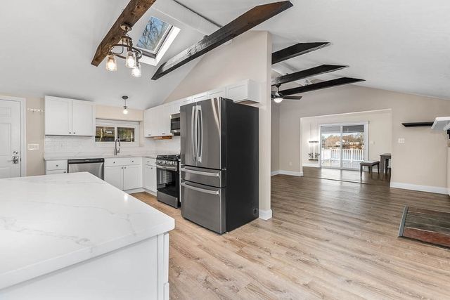 28 Lakeview, Wareham, MA 02538