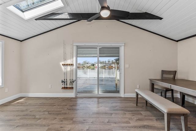 28 Lakeview, Wareham, MA 02538