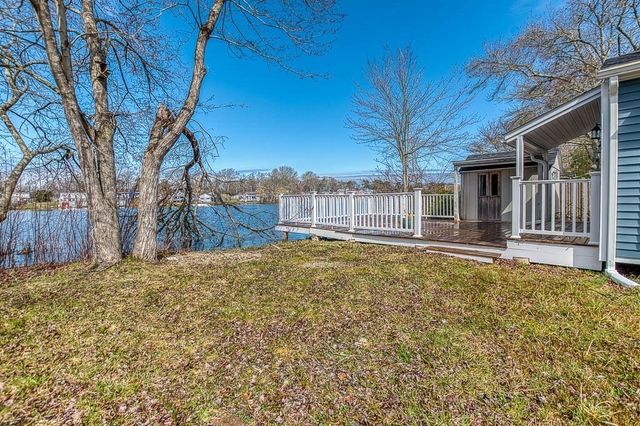 28 Lakeview, Wareham, MA 02538