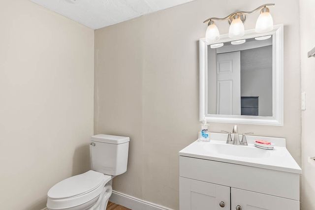 28 Lakeview, Wareham, MA 02538