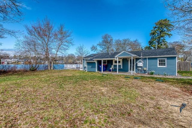 28 Lakeview, Wareham, MA 02538