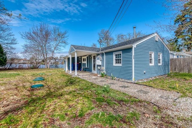 28 Lakeview, Wareham, MA 02538
