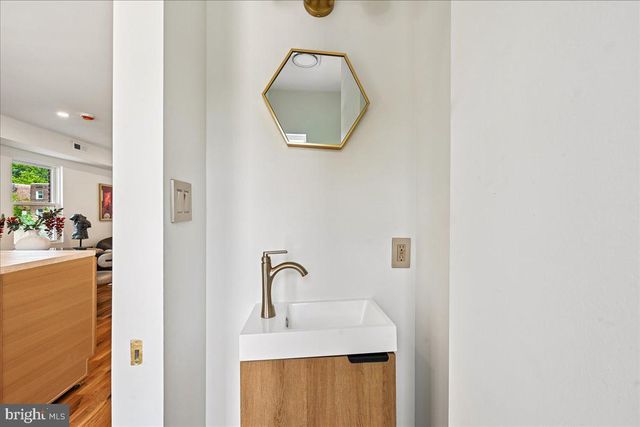 1525 FORT DAVIS ST SE, Washington, DC 20020