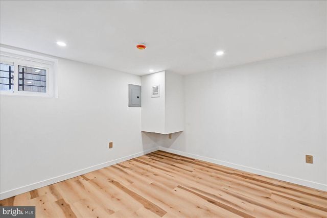 1525 FORT DAVIS ST SE, Washington, DC 20020
