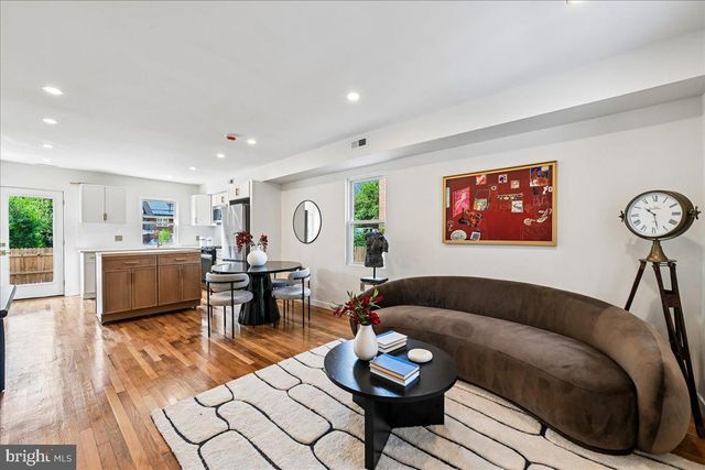 1525 FORT DAVIS ST SE, Washington, DC 20020