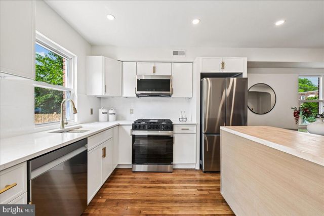 1525 FORT DAVIS ST SE, Washington, DC 20020