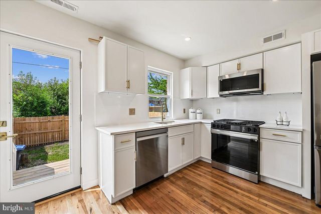 1525 FORT DAVIS ST SE, Washington, DC 20020