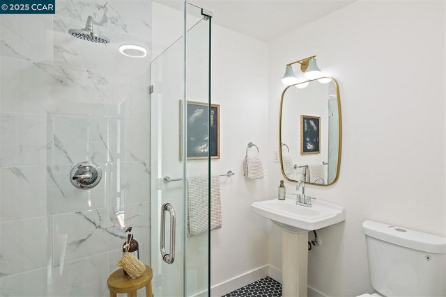 2703 Mathews St, Berkeley, CA 94702