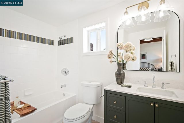 2703 Mathews St, Berkeley, CA 94702