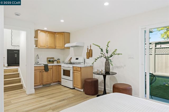 2703 Mathews St, Berkeley, CA 94702