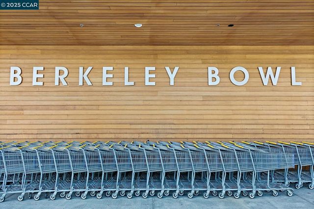 2703 Mathews St, Berkeley, CA 94702