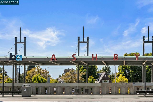 2703 Mathews St, Berkeley, CA 94702