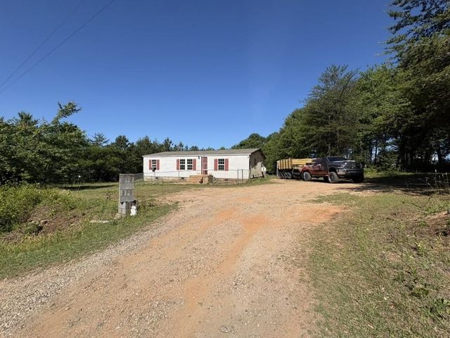 704 Spencer Creek Rd, Campobello, SC 29322