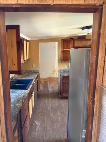 704 Spencer Creek Rd, Campobello, SC 29322