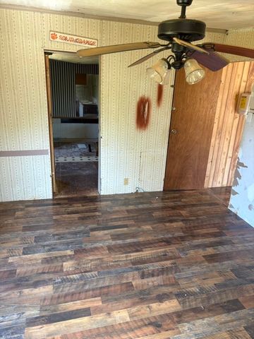 704 Spencer Creek Rd, Campobello, SC 29322